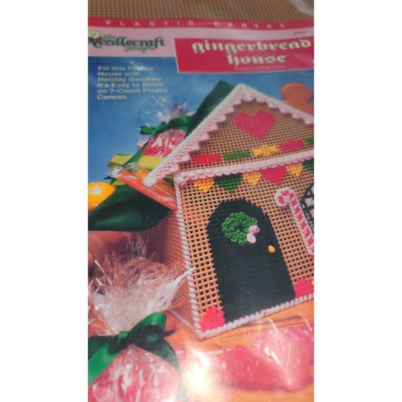 Needlecraft Plastic Canvas Gingerbread House Kit By Fran Rohus New Old Stock Vin - Picture 6 of 10